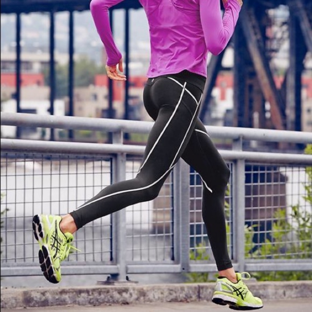 Athleta reflective tights - Black